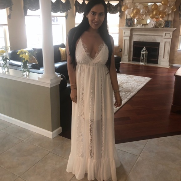 White long dress - Picture 1 of 5